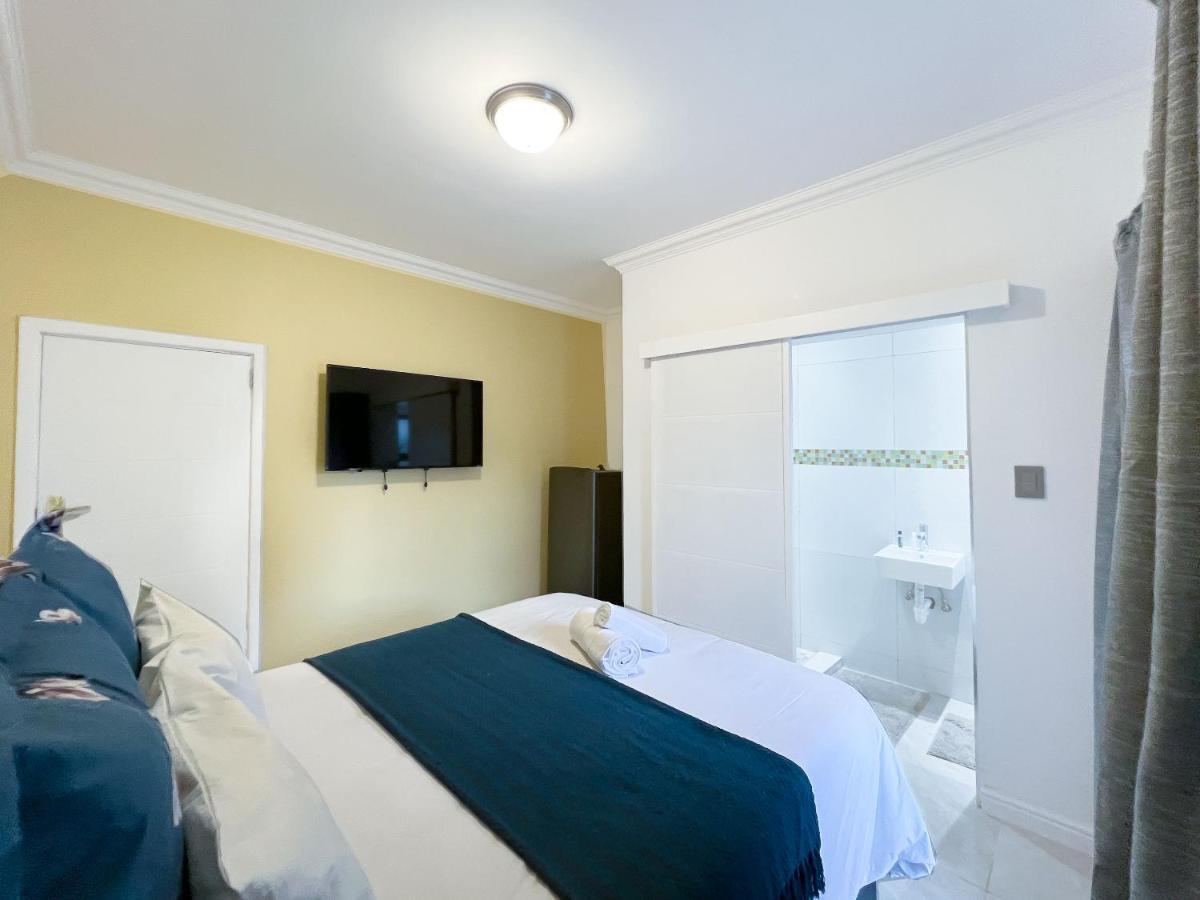 Boston House Bed & Breakfast เคปทาวน์ ภายนอก รูปภาพ